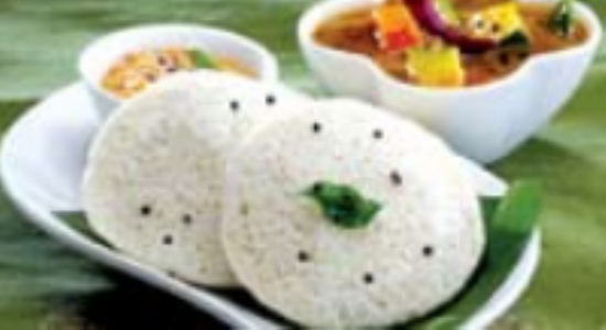 बेंगलुरु एयरपाेर्ट पर 315 रुपये की इडली, लाेग भड़के